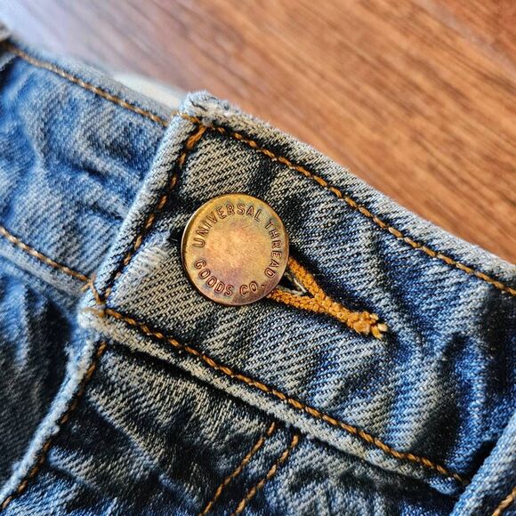 Universal Thread Vintage Midi Denim Shorts - Picture 3 of 7